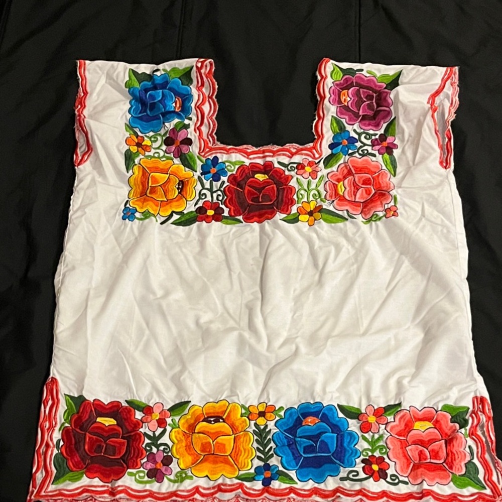 Floral Embroidered White Tunic XL